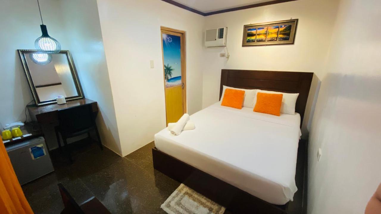 Vicente Aguirre Rooms Boracay Island Exteriör bild